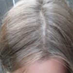 vinaigre et cheveux blancs